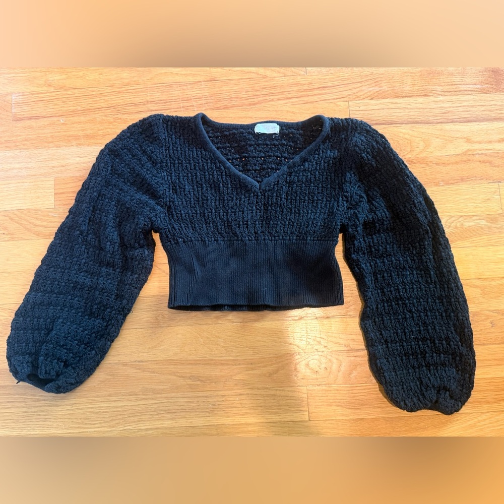 Altar’d State V Neck Cropped Knit Sweater Top in Black with Balloon Sleeves sz M